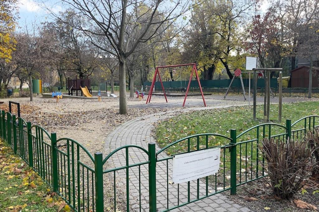 Relax Island Family Friedly Apartment Budapest Bagian luar foto
